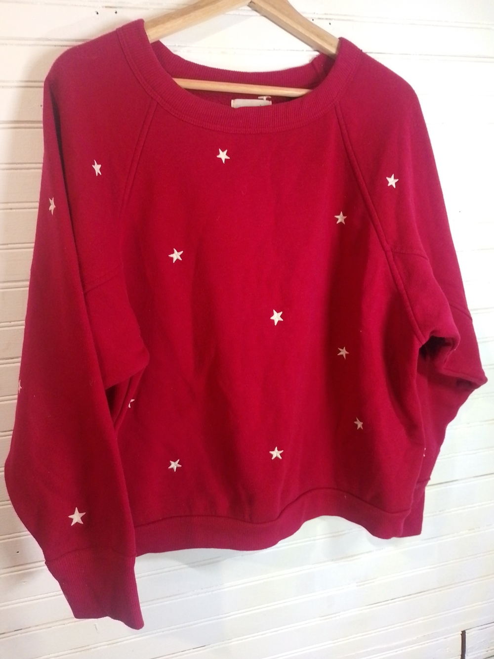 Universal Thread Red Star-Print Pullover Sweatshirt